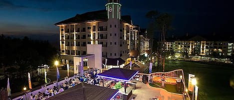 Front of property - evening/night