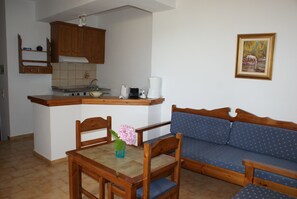 25-inch LCD TV with satellite channels, TV - Sunny Suites (Platanias)