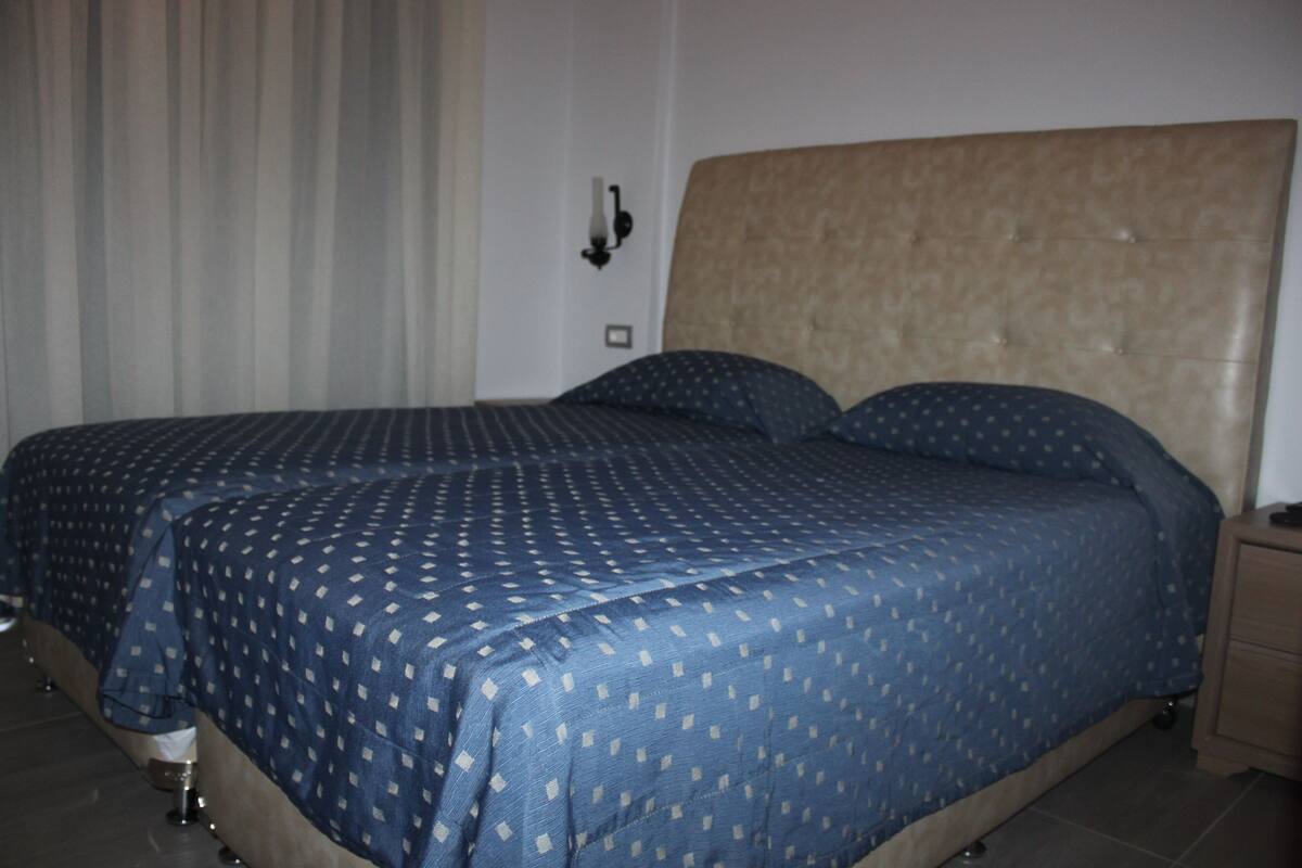 1 bedroom, in-room safe, desk, soundproofing