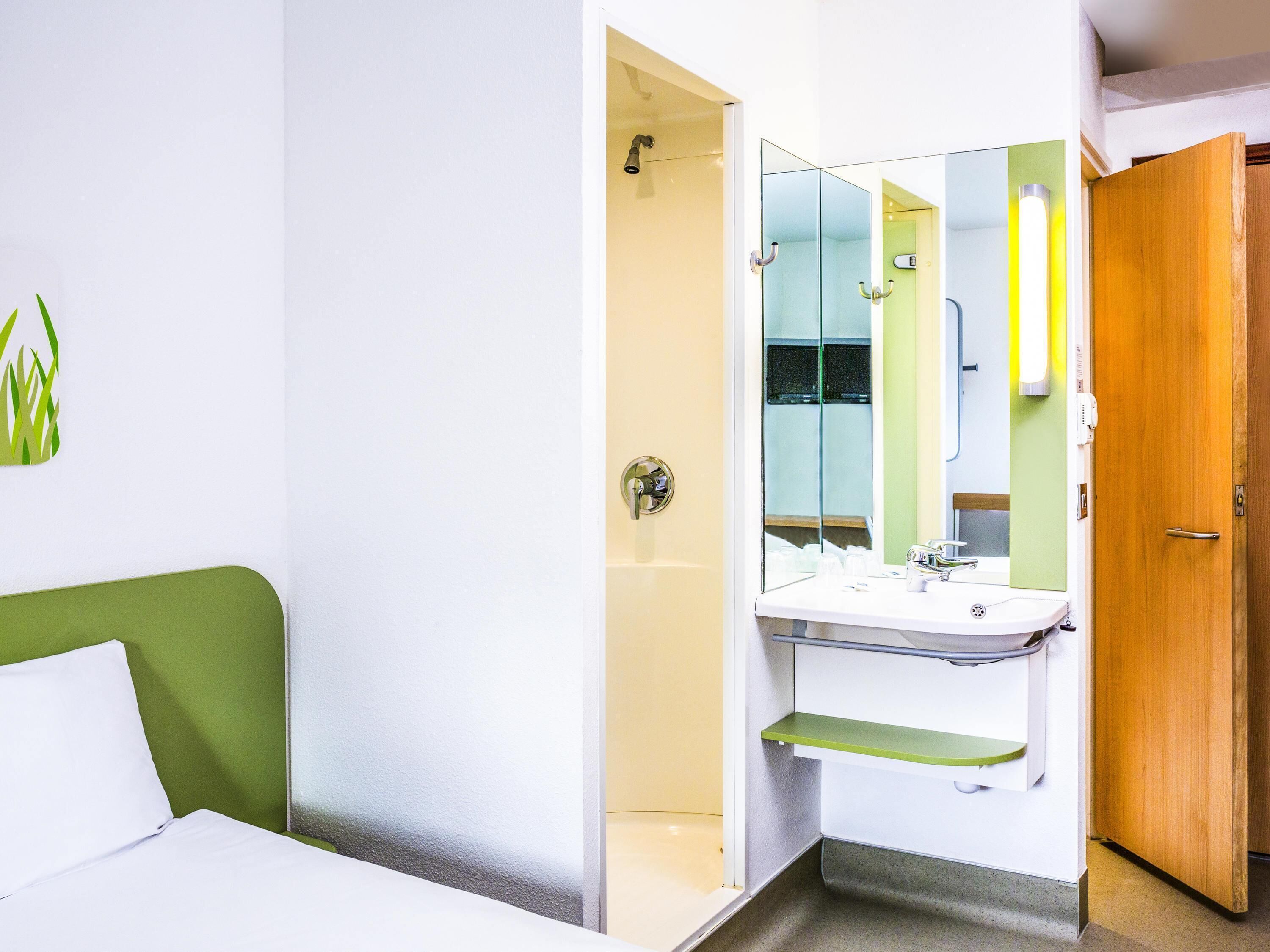 Double Room, 1 Katil Kelamin (Double) | Meja, katil bayi/kot (percuma), Wi-fi percuma, cadar katil 