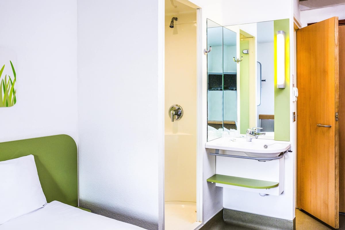 Bureau, lits bébé (gratuits), Wi-Fi gratuit, draps fournis