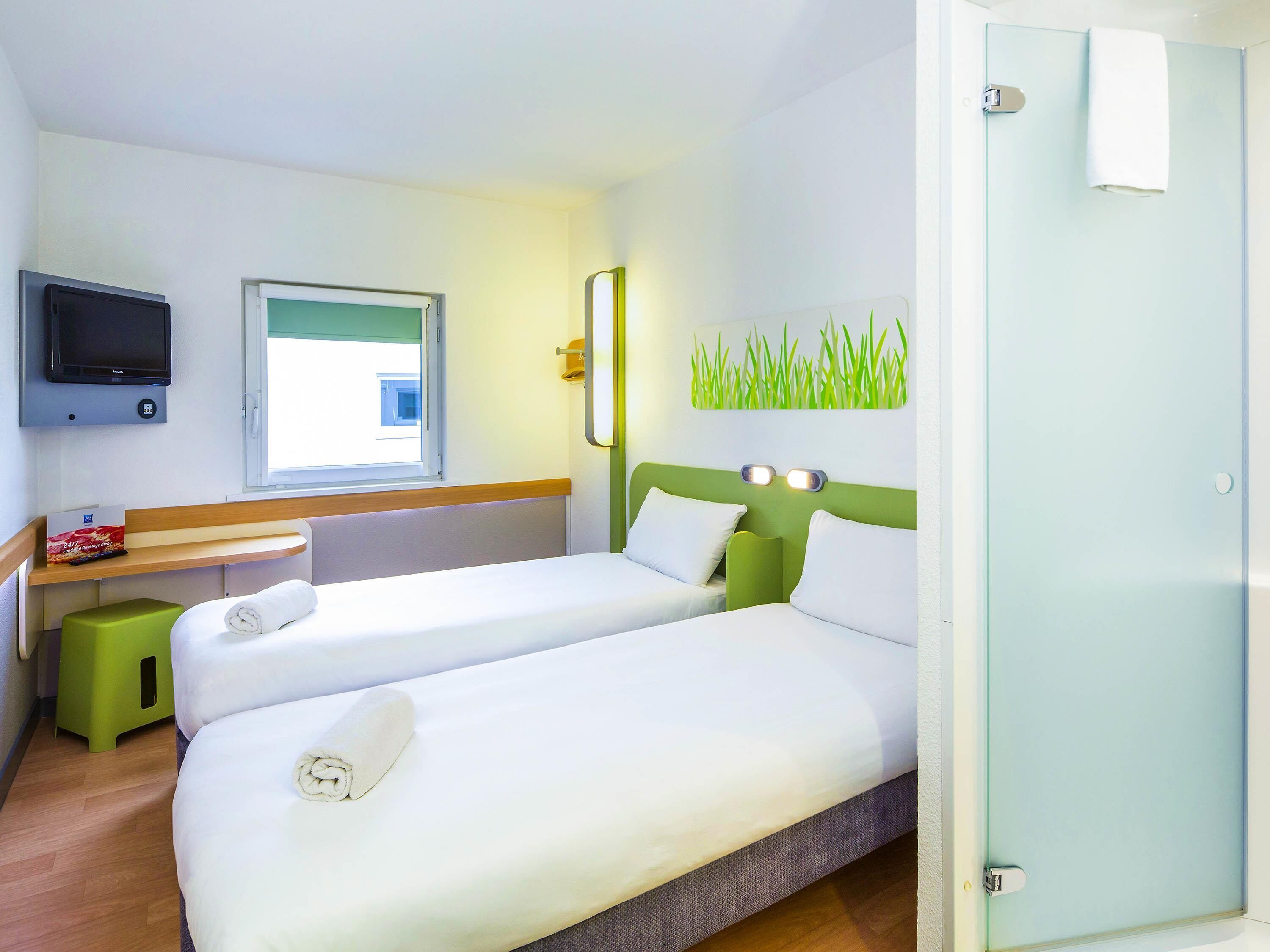 Desk, free cots/infant beds, free WiFi, bed sheets