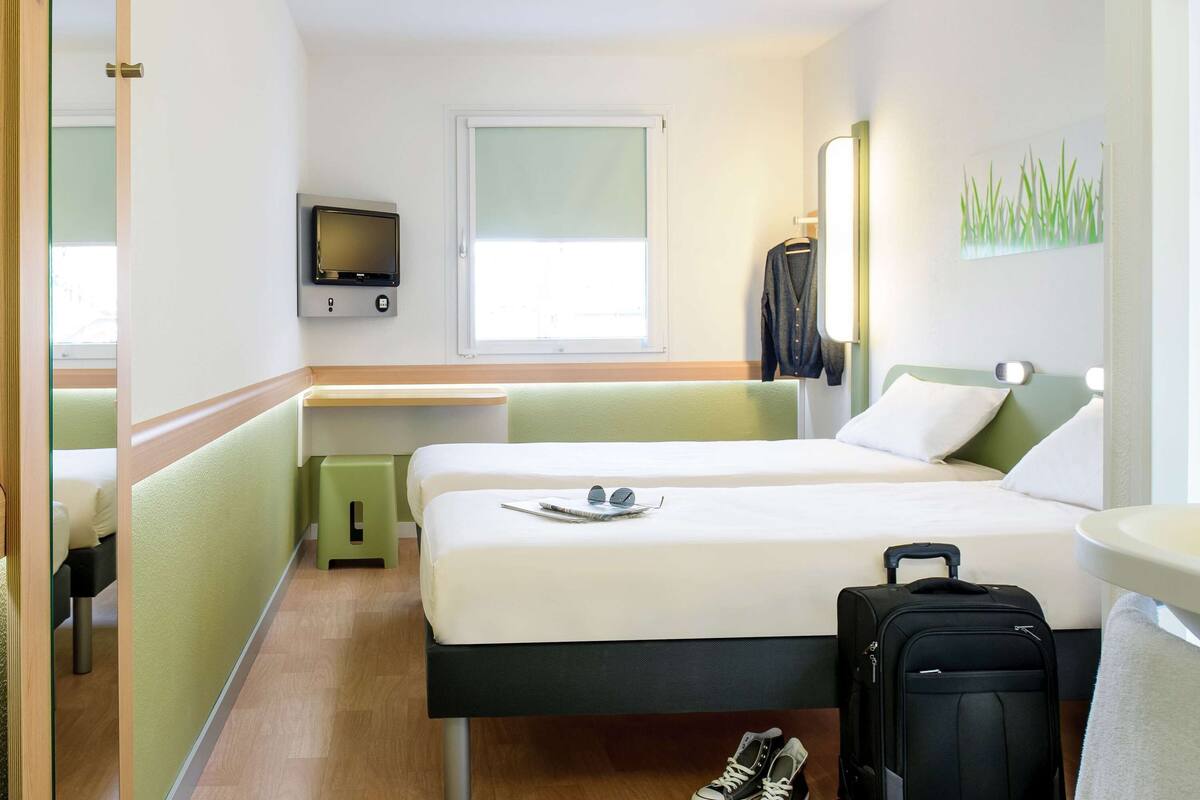 Kamar Twin, 2 Tempat Tidur Twin | 1 kamar tidur, meja kerja, tempat tidur bayi gratis, dan Wi-Fi gratis