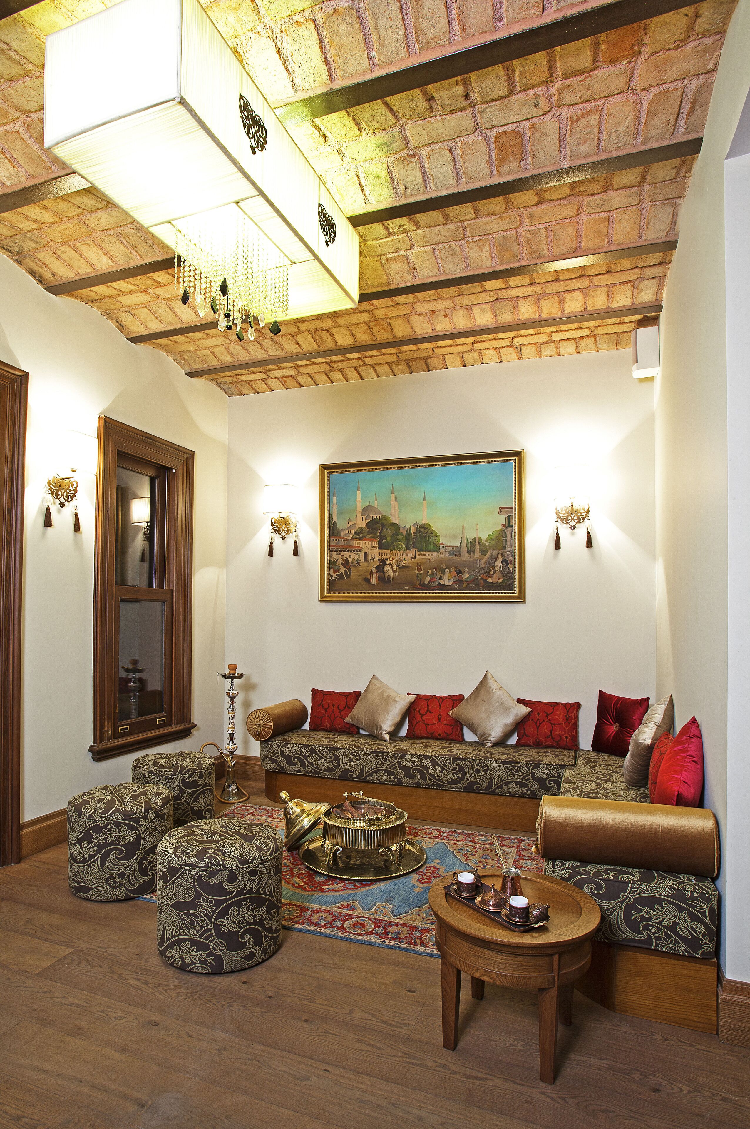 المنشأة من الداخل