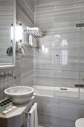 Combined shower/bathtub, deep-soaking bathtub, rainfall showerhead