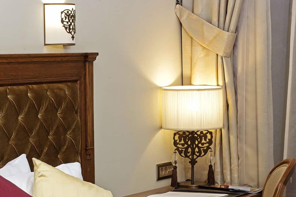 Executive Oda | Anti alerjik yatak takımı, ücretsiz minibar ürünleri, odada kasa, masa