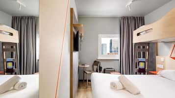 Double Room | Desk, free WiFi, bed sheets