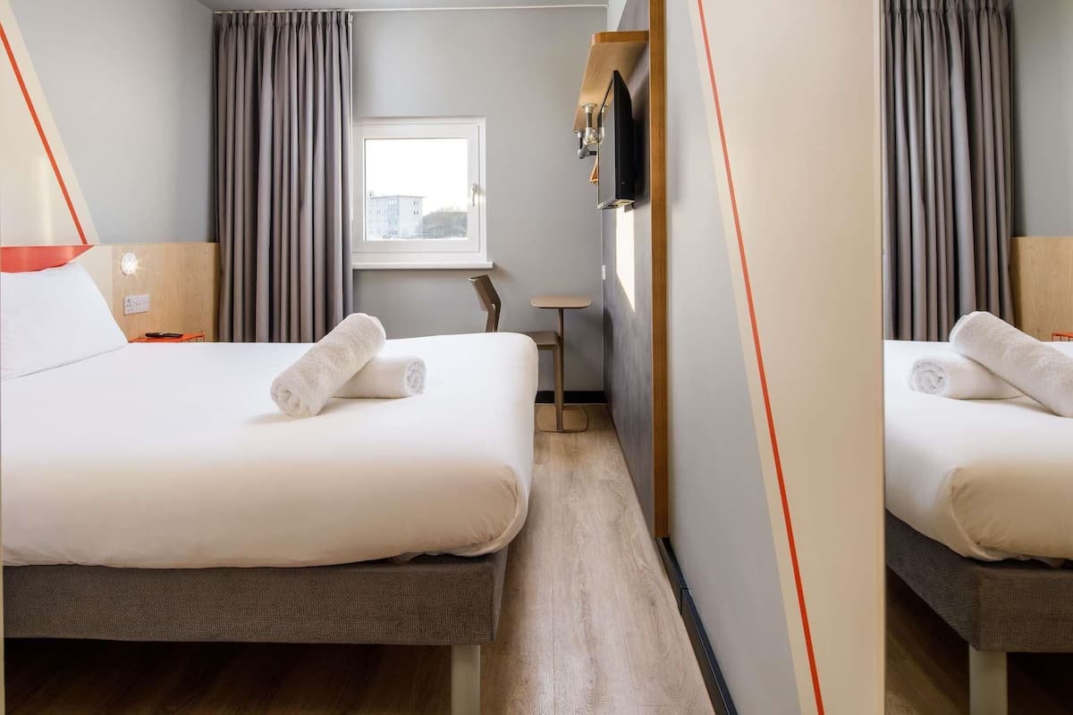 Superior Room, 1 Double Bed | Desk, free WiFi, bed sheets