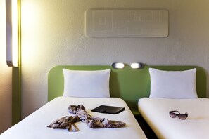 双床房, 2 张单人床 | 办公桌、免费 WiFi、床单