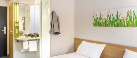 Standard Room, 2 Single Beds | Desk, iron/ironing board, free cots/infant beds, free WiFi