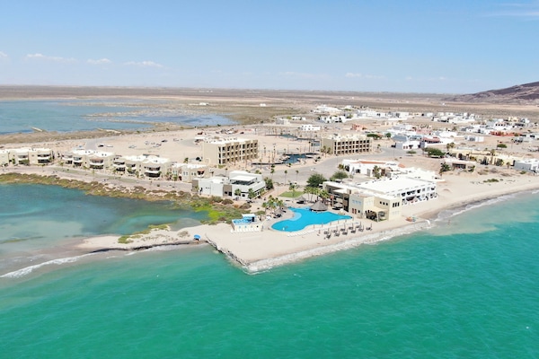 Private beach, white sand, free beach cabanas, sun-loungers