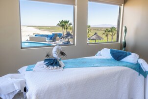 Couples treatment rooms, body treatments, aromatherapy, facials