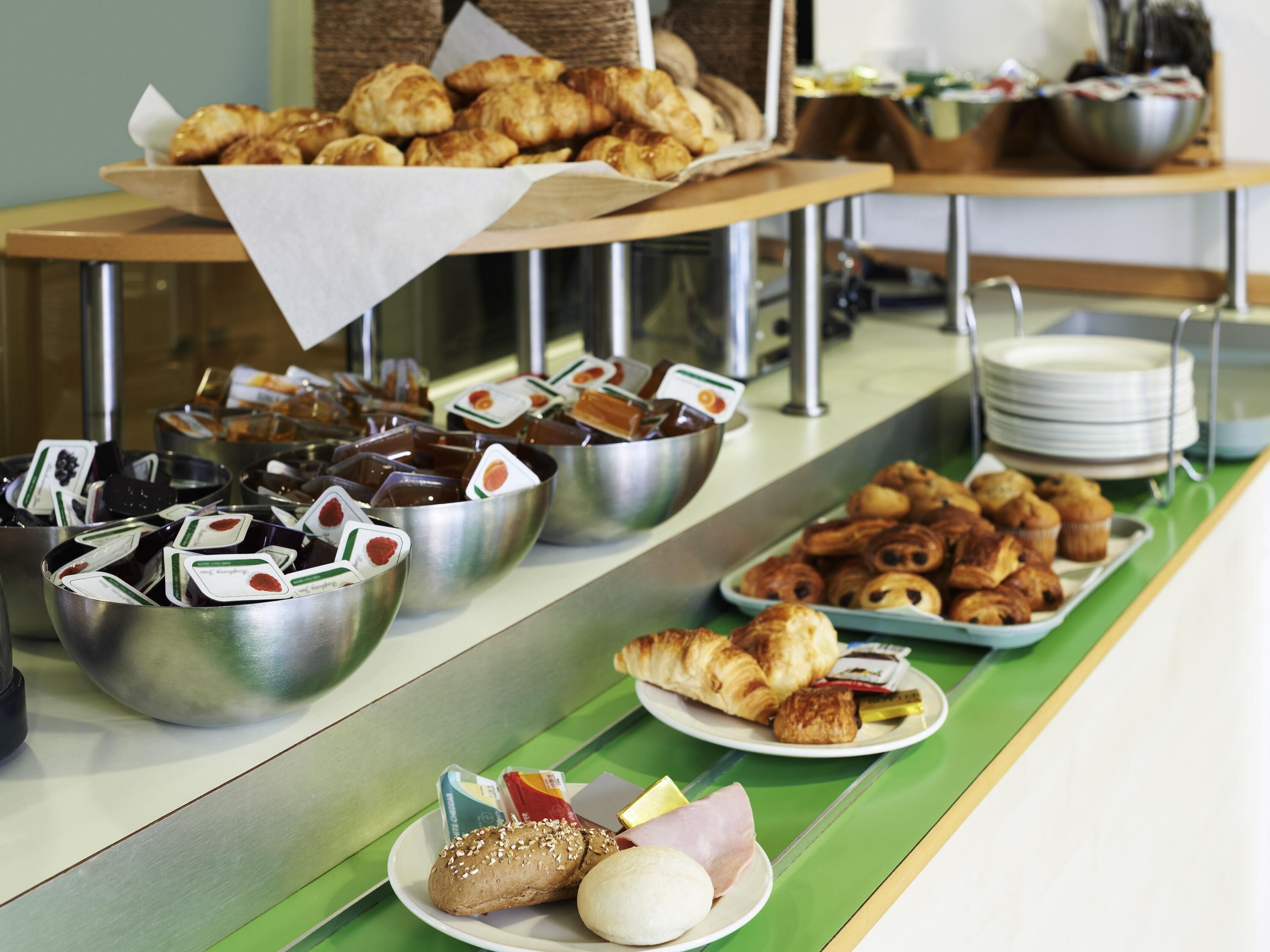 Daily continental breakfast for a fee