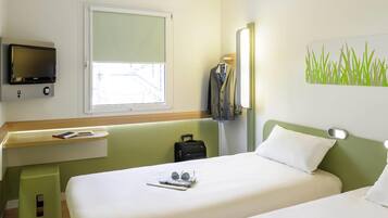 Twin Room, 2 Twin Beds | In-room safe, desk, WiFi (free), bed sheets