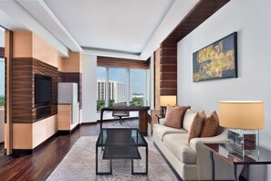 ห้องเอ็กเซกคิวทีฟสวีท, 1 ห้องนอน | ห้องนั่งเล่น | ทีวี 32 นิ้ว พร้อมช่องดิจิตอล, เครื่องเล่นดีวีดี, แท่นต่อ iPod