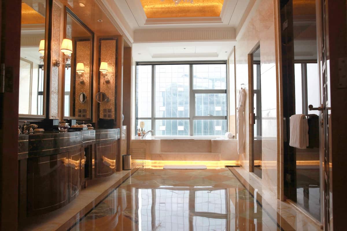 suite | bathroom | separate bathtub and shower, free toiletries, hair dryer, towels