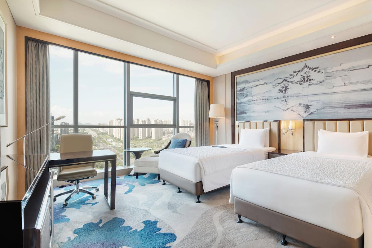 Premium bedding, minibar, in-room safe, desk
