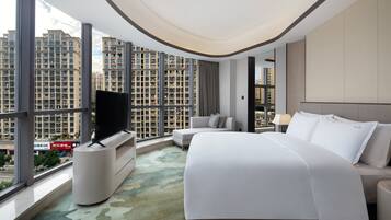 Suite, 1 Bedroom | 1 bedroom, minibar, in-room safe, soundproofing