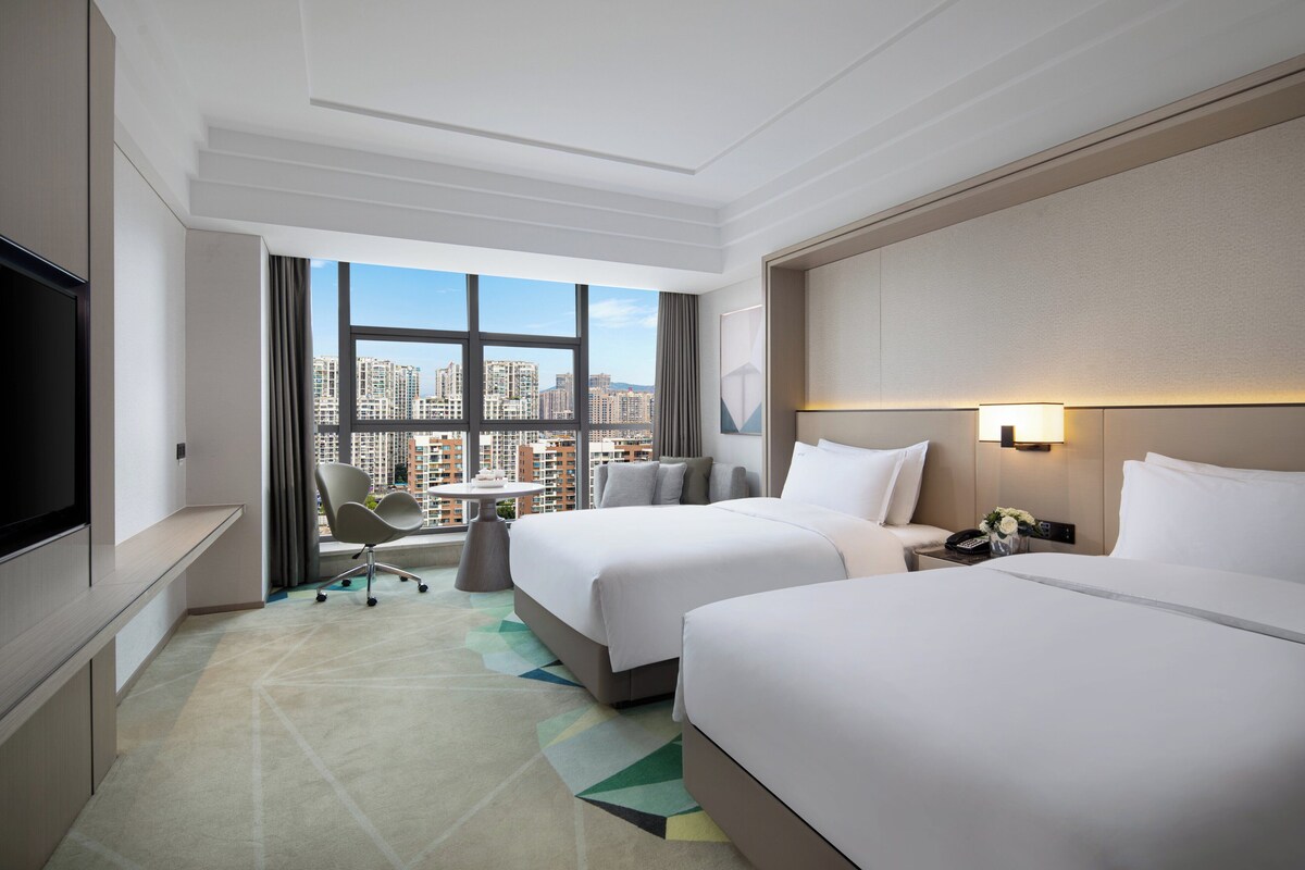 Standard Room, 2 Twin Beds, Garden View | Minibar, in-room safe, soundproofing, alarm clocks