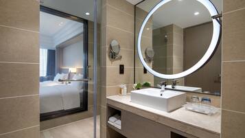 Standard Room, 2 Twin Beds | Bathroom | Hair dryer, bathrobes, slippers, towels