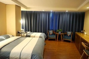 Minibar, in-room safe, iron/ironing board, Internet