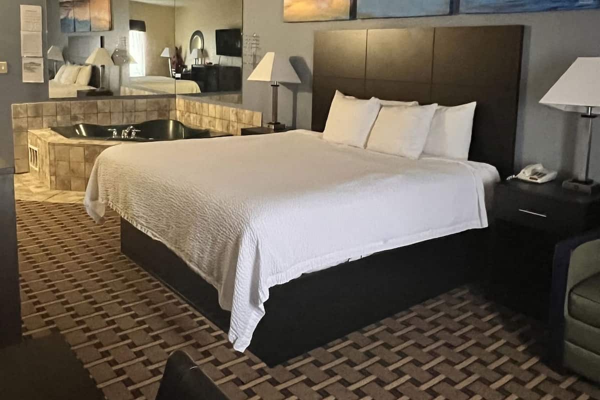 Egyptian cotton sheets, premium bedding, pillowtop beds, in-room safe