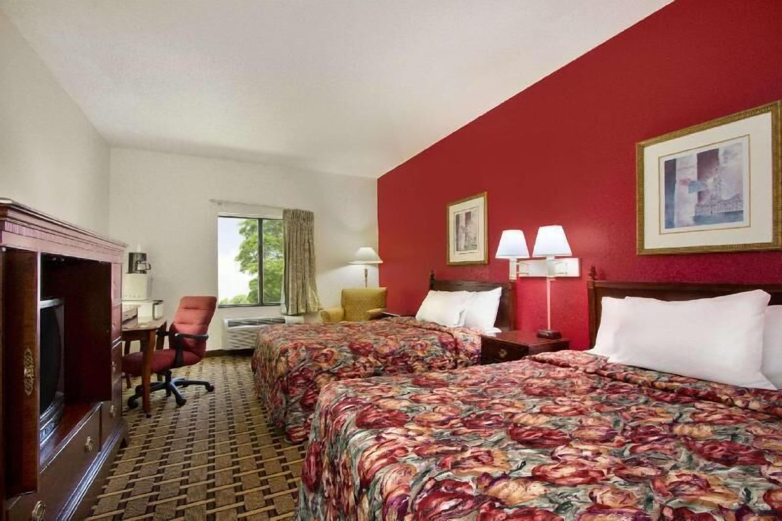 Egyptian cotton sheets, premium bedding, pillow-top beds, in-room safe