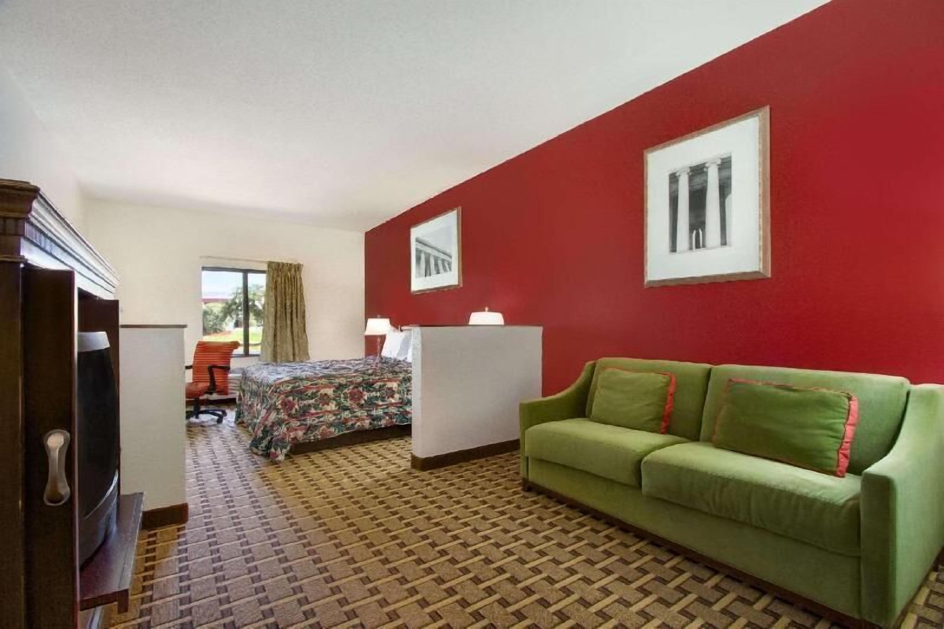 Egyptian cotton sheets, premium bedding, pillow-top beds, in-room safe