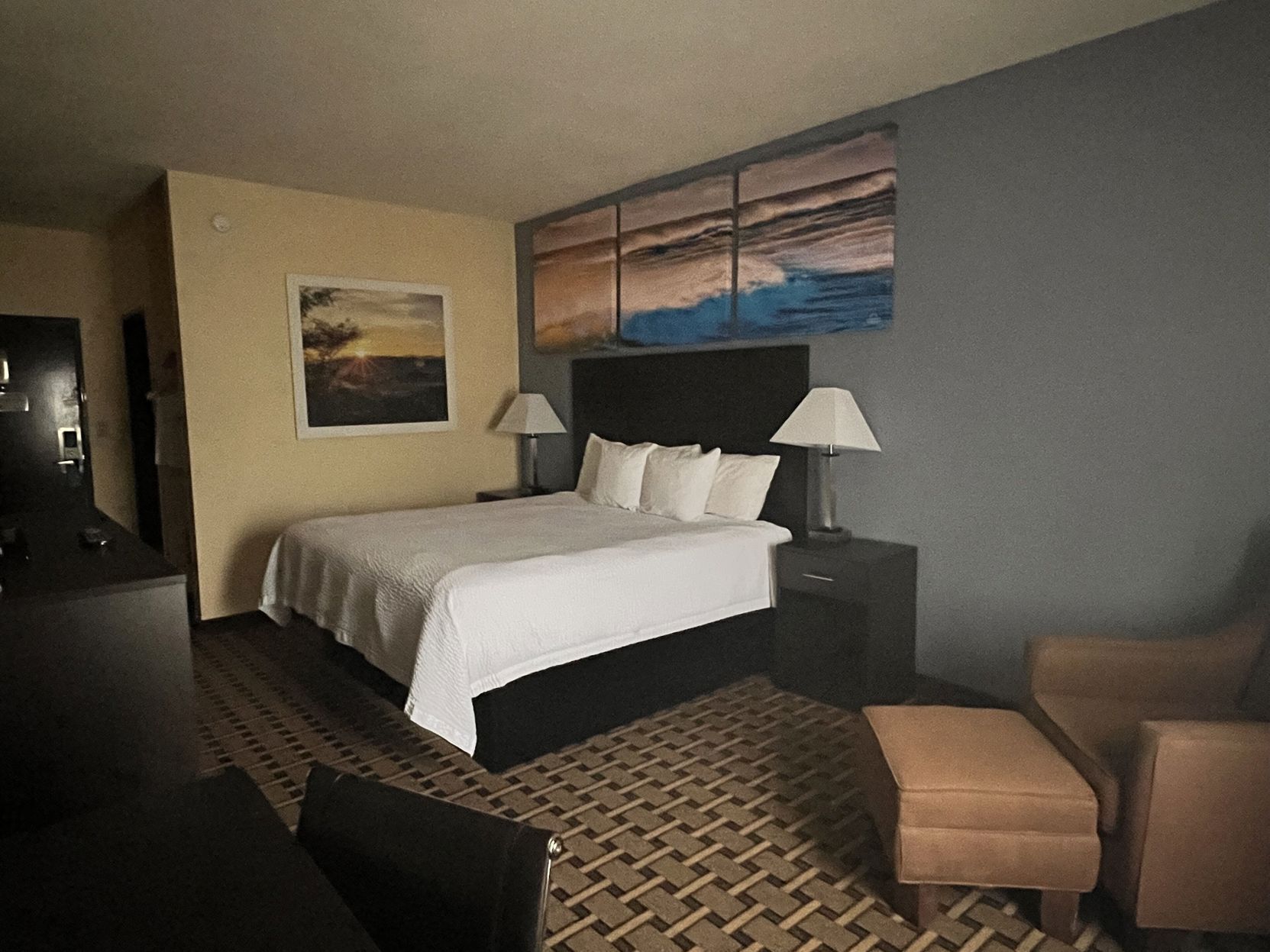 Egyptian cotton sheets, premium bedding, pillow-top beds, in-room safe