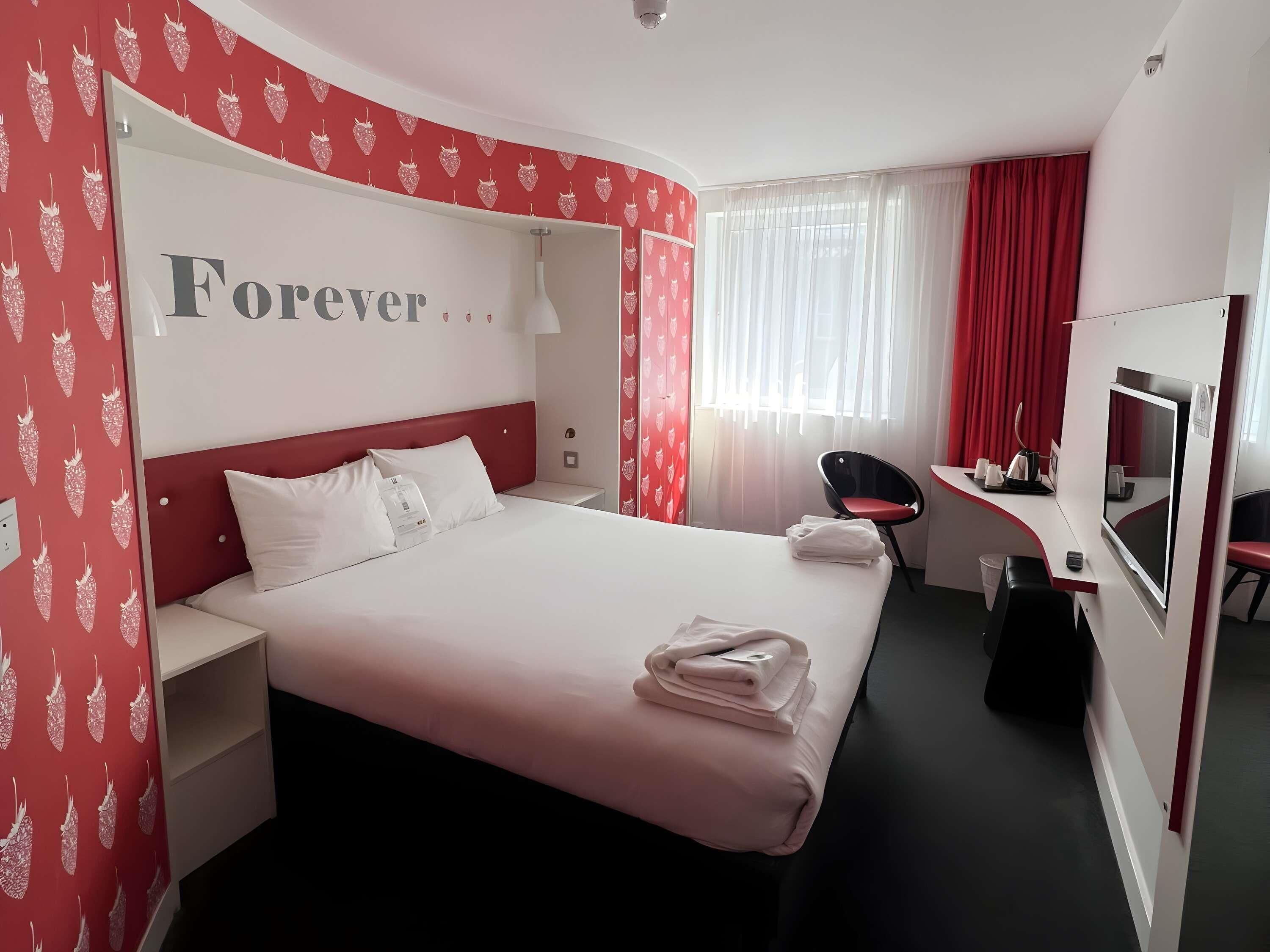 Desk, free WiFi, bed sheets