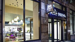 A hotel entrance with a modern design, large glass windows, and a sign indicating it's part of the ibis Styles hotel chain. - ibis Styles Liverpool Centre Dale Street (Liverpool)