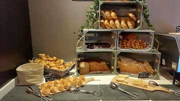 Daily continental breakfast for a fee