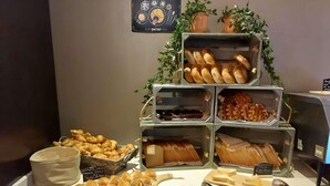 Daily continental breakfast for a fee - ibis Styles Liverpool Centre Dale Street (Liverpool)