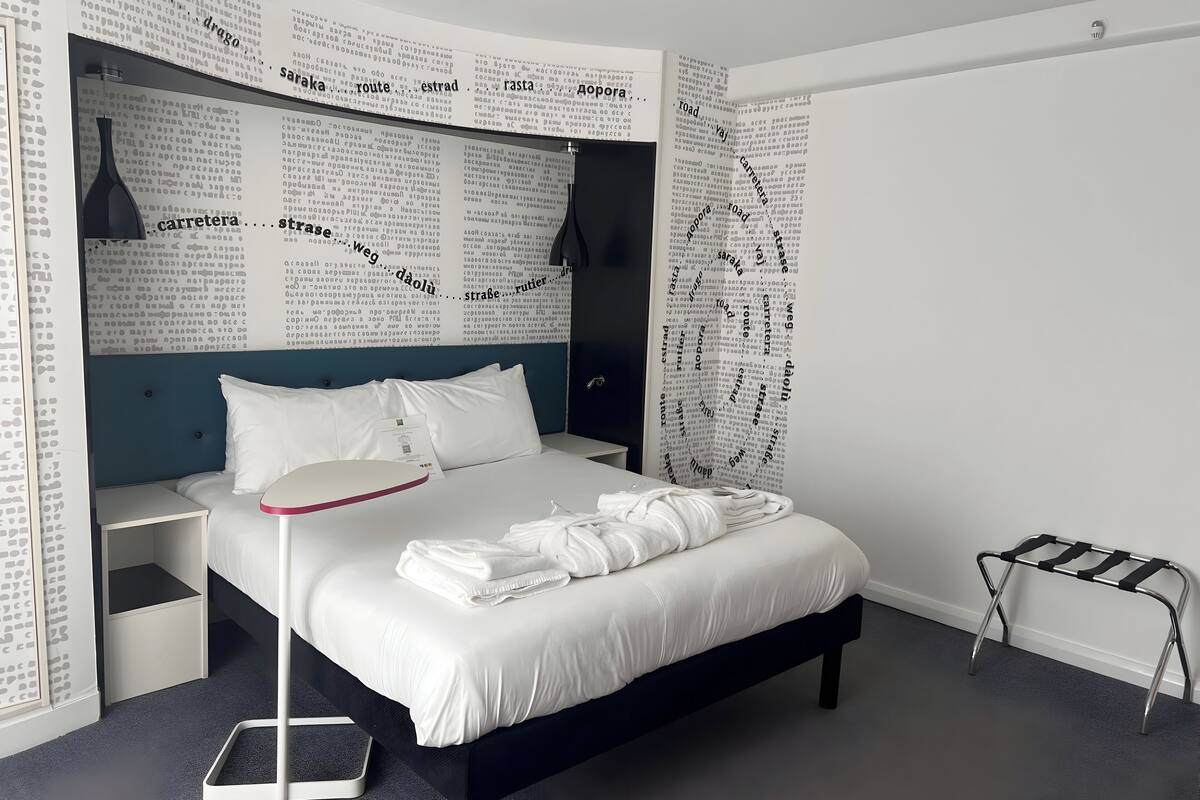 premium room, 1 double bed | desk, free wifi, bed sheets