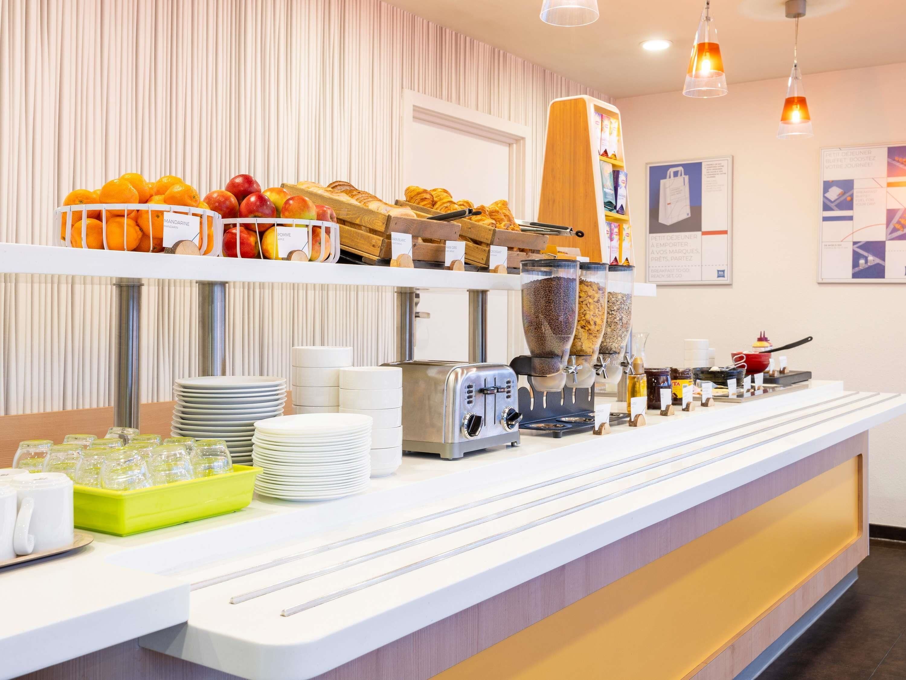 Daily buffet breakfast for a fee