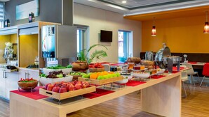 Frokost, lunsj og middag serveres