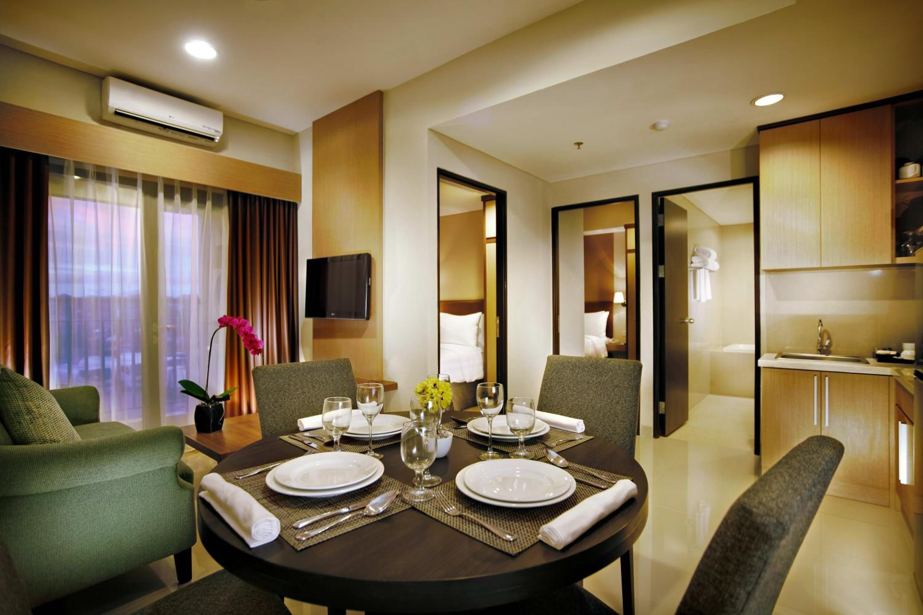 Room, 2 Bedrooms, Balcony | Private kitchen | Fridge, coffee/tea maker, electric kettle