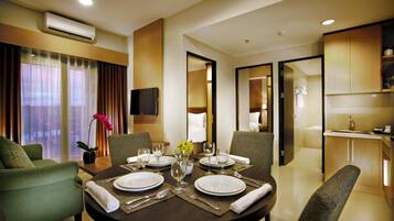 Room, 2 Bedrooms, Balcony | Private kitchen | Fridge, coffee/tea maker, electric kettle
