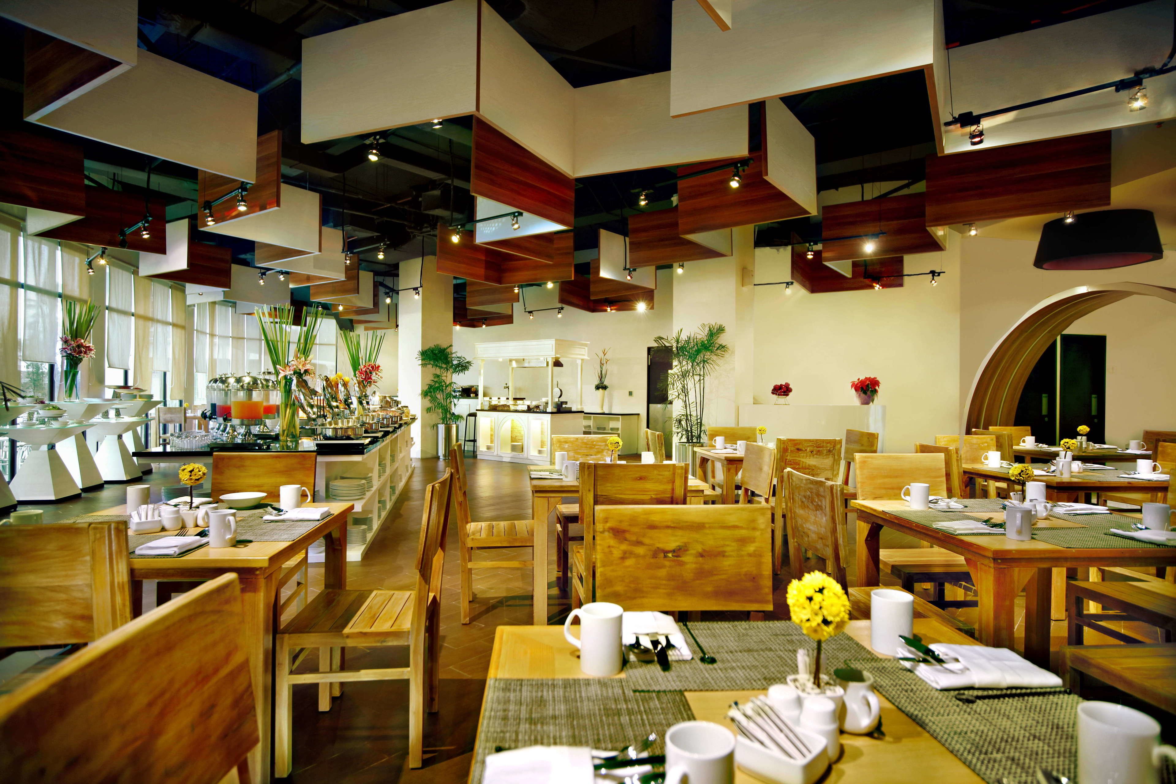 Petit déjeuner buffet servi tous les jours en supplément