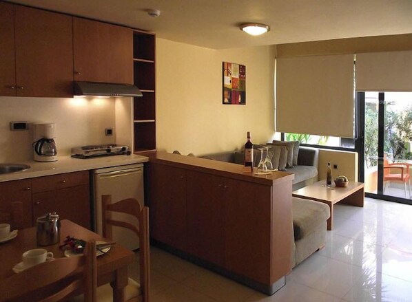 Living area - Golden Sand Hotel (Chania)