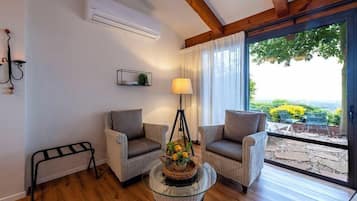 1 bedroom, minibar, in-room safe, individually decorated