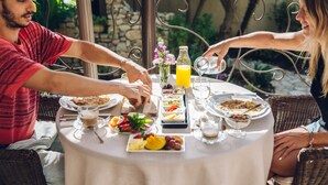 Sudah termasuk sarapan lengkap setiap hari