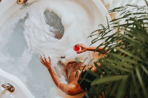 Jetted tub - Cnaan Village - Boutique and Spa Villa (Had Nes)