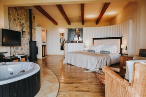 TV layar datar, perapian, dan pemutar DVD