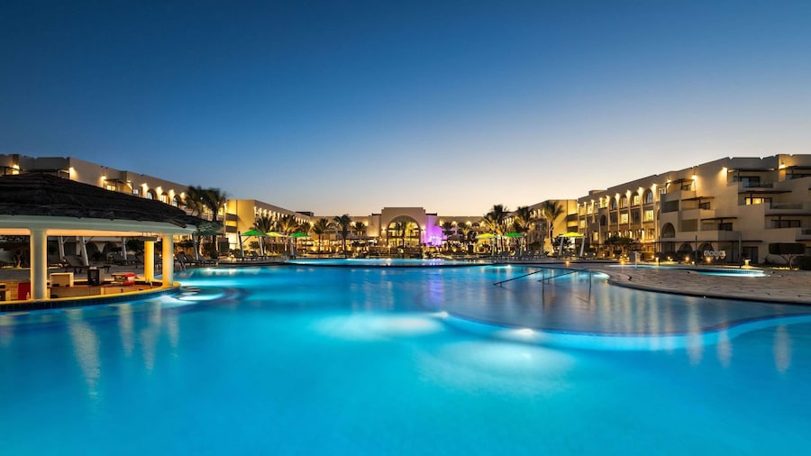 Mövenpick Waterpark Resort & Spa Soma Bay