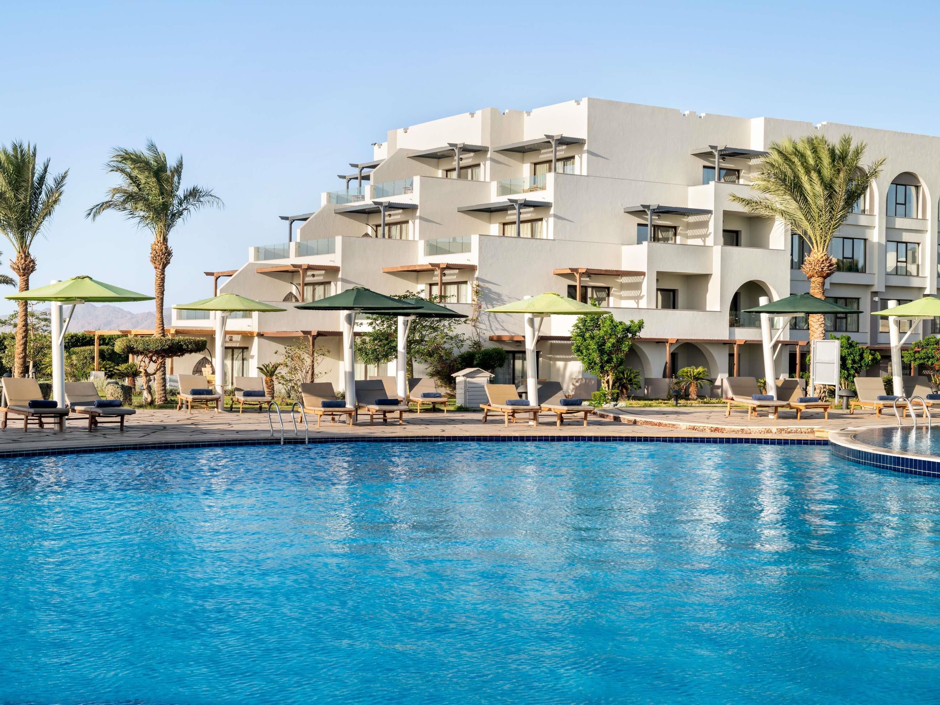 3 outdoor pools