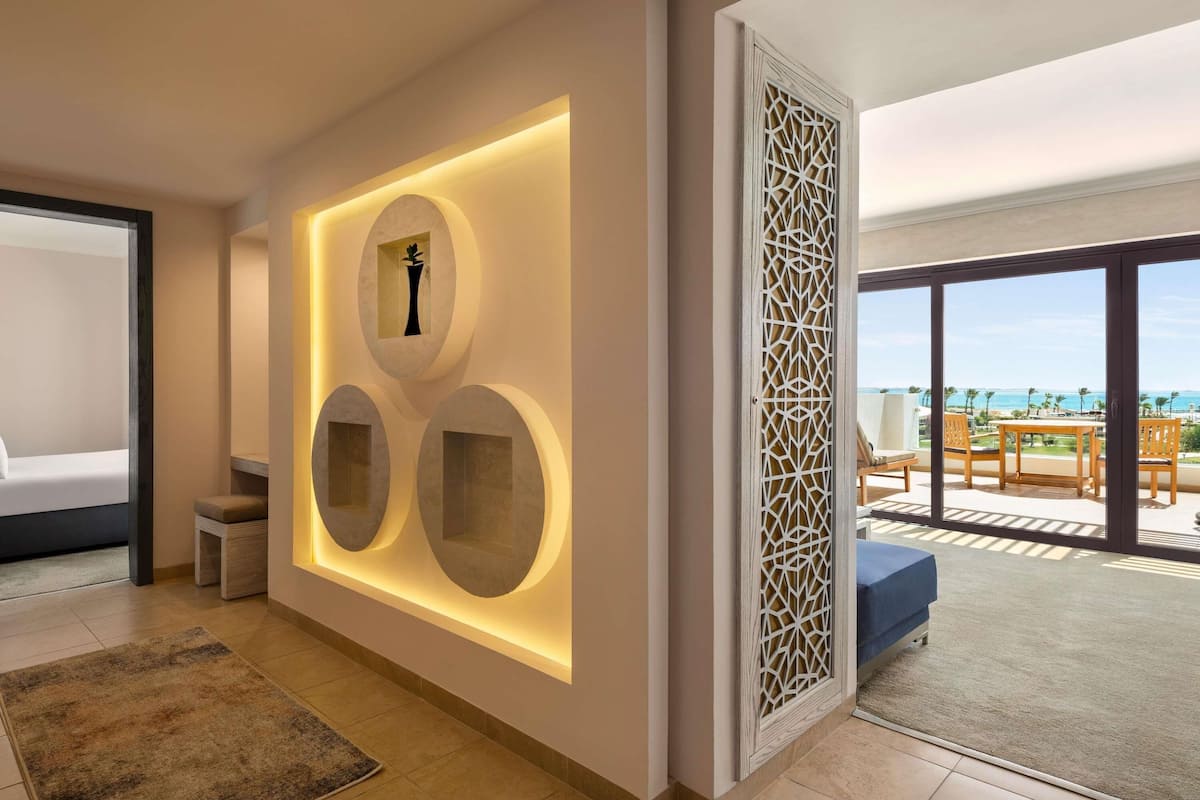 Minibar, in-room safe, desk, soundproofing