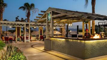 6 restauranter, frokost, lunsj og middag serveres, kinesiske retter