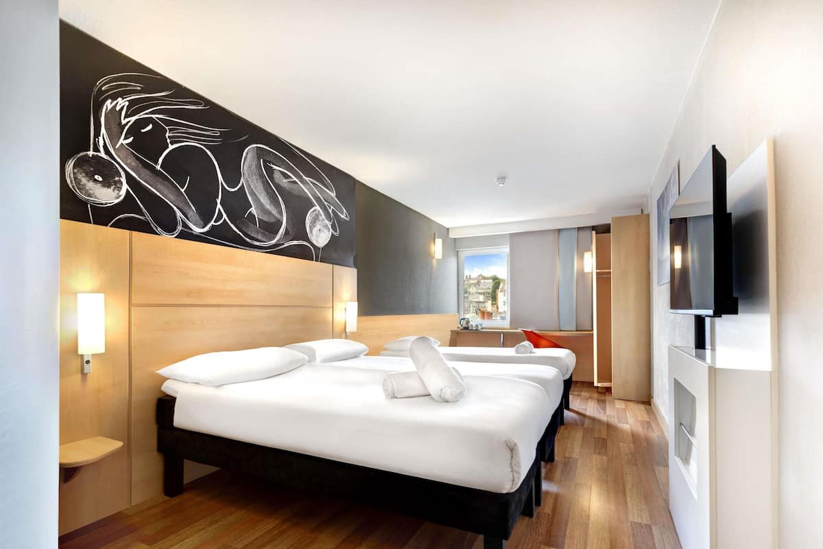 Memory foam beds, in-room safe, desk, blackout drapes