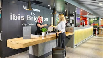 Habitació familiar, diversos llits | Matalassos d'escuma viscoelàstica i caixa forta a l'habitació